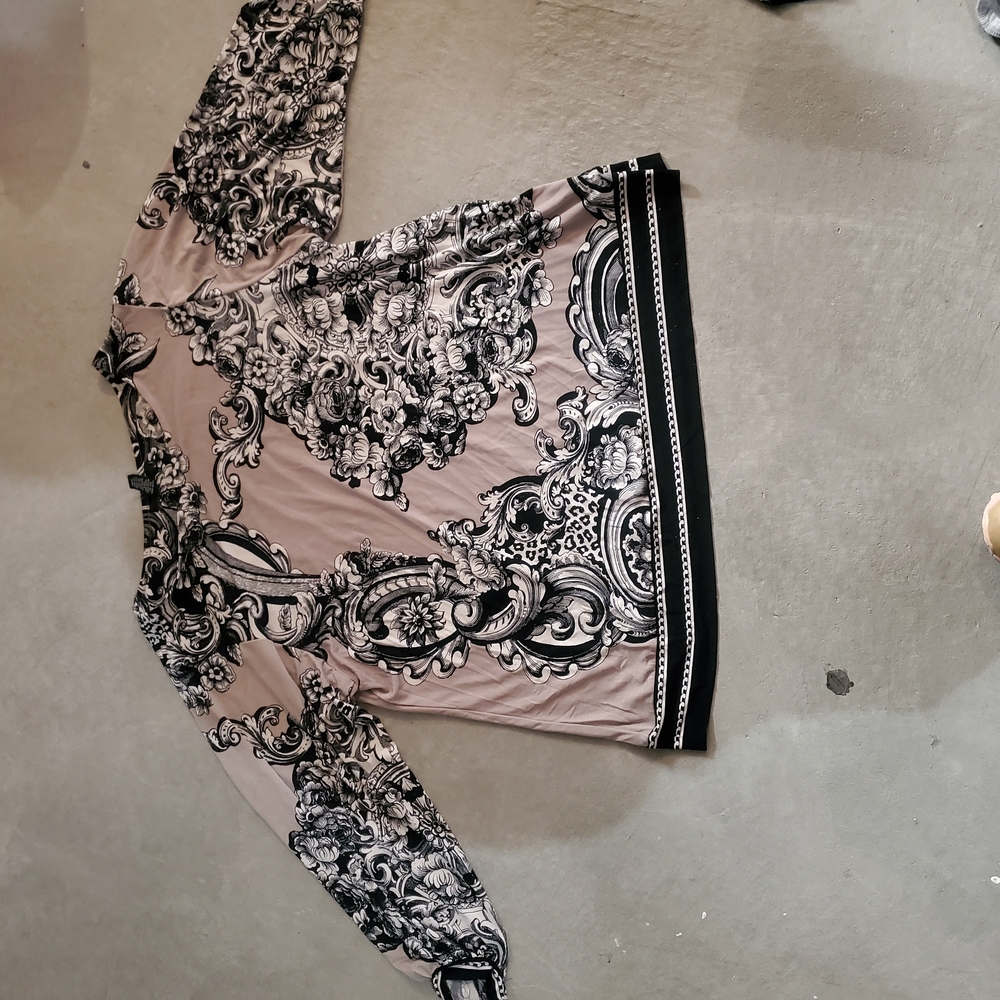 Alfani Black and Cream Baroque Print Top